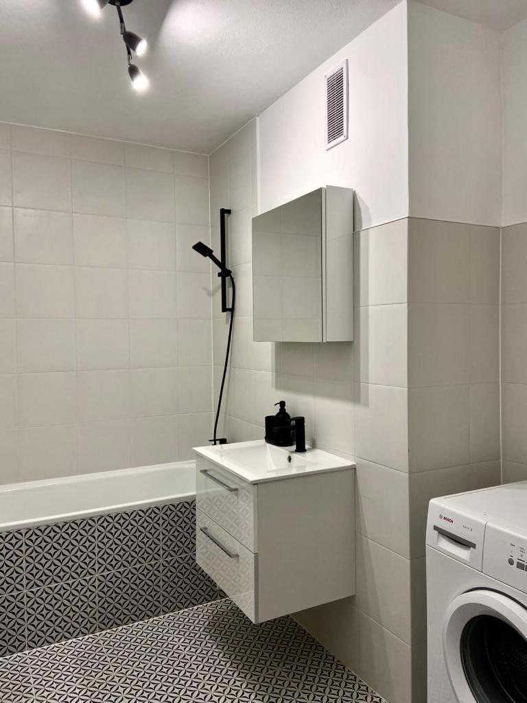 Oomph Warsaw Center Well Designed Apartment With Balcony Ngoại thất bức ảnh